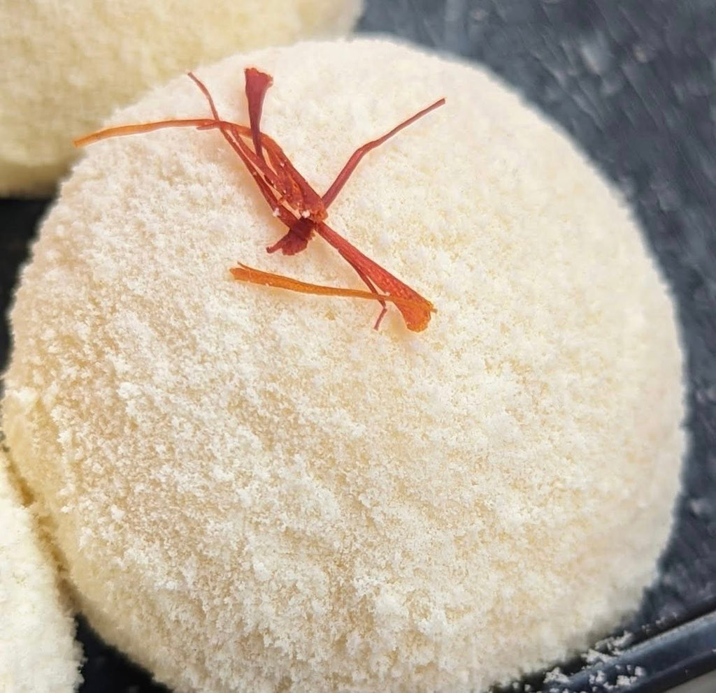 কাঁচাগোল্লা – শত বছরের ঐতিহ্যবাহী সুস্বাদু মিষ্টি