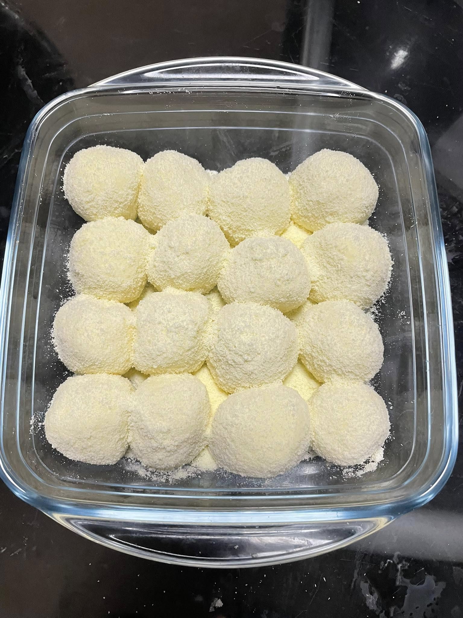 কাঁচাগোল্লা – শত বছরের ঐতিহ্যবাহী সুস্বাদু মিষ্টি